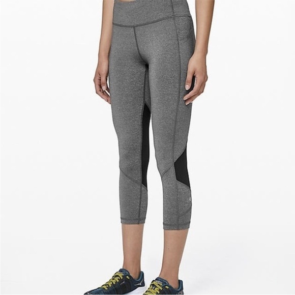 Lululemon Cropped Leggings Women’s Gray/Black Mesh Size 6 - Picture 1 of 13
